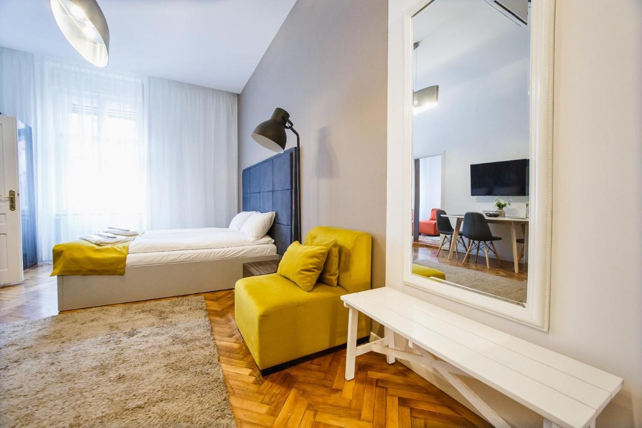 Eat It Cozy Downtown Apartments Oradea Exterior foto