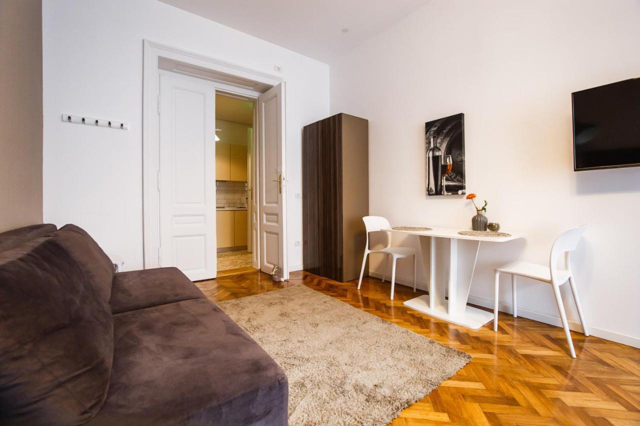 Eat It Cozy Downtown Apartments Oradea Exterior foto